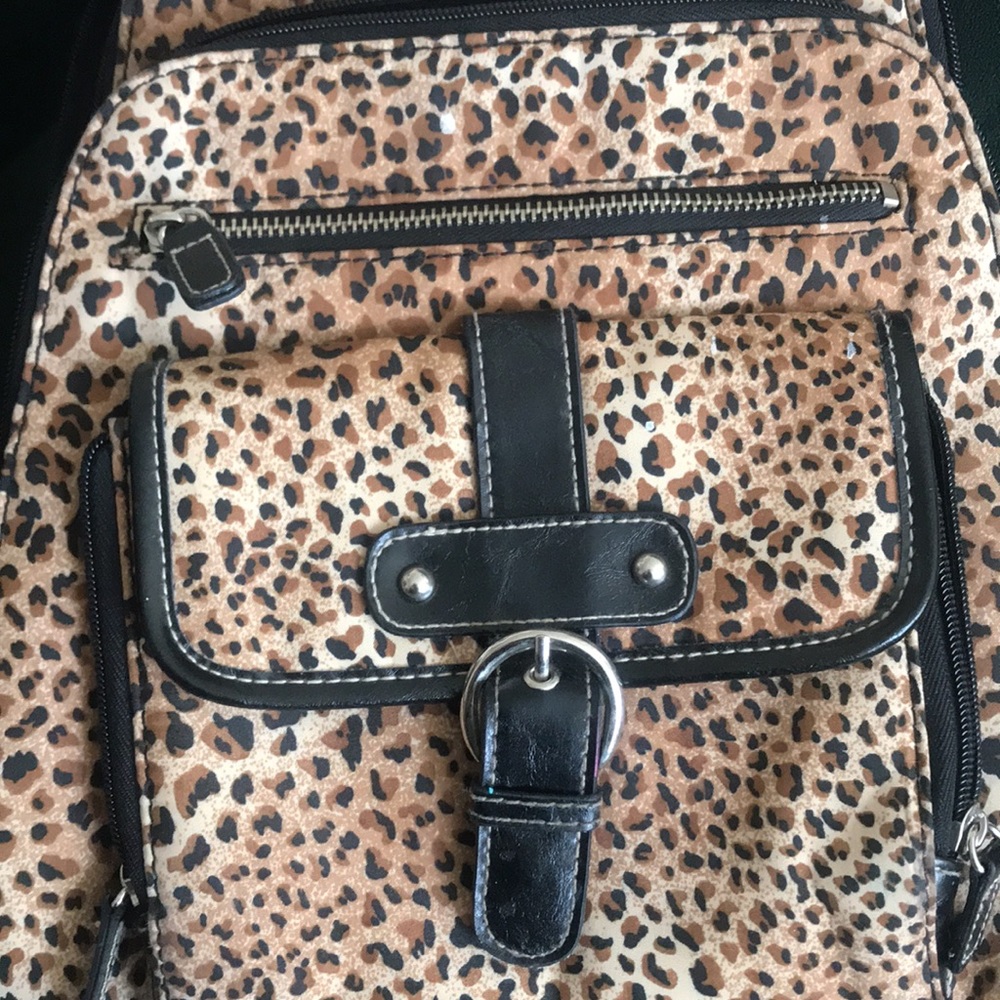 Vintage Leopard Backpack - Picture 9 of 10